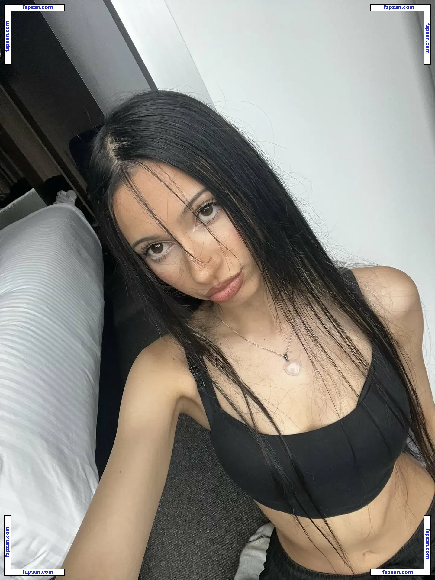 Cassie1919 nude photo #0003 from OnlyFans