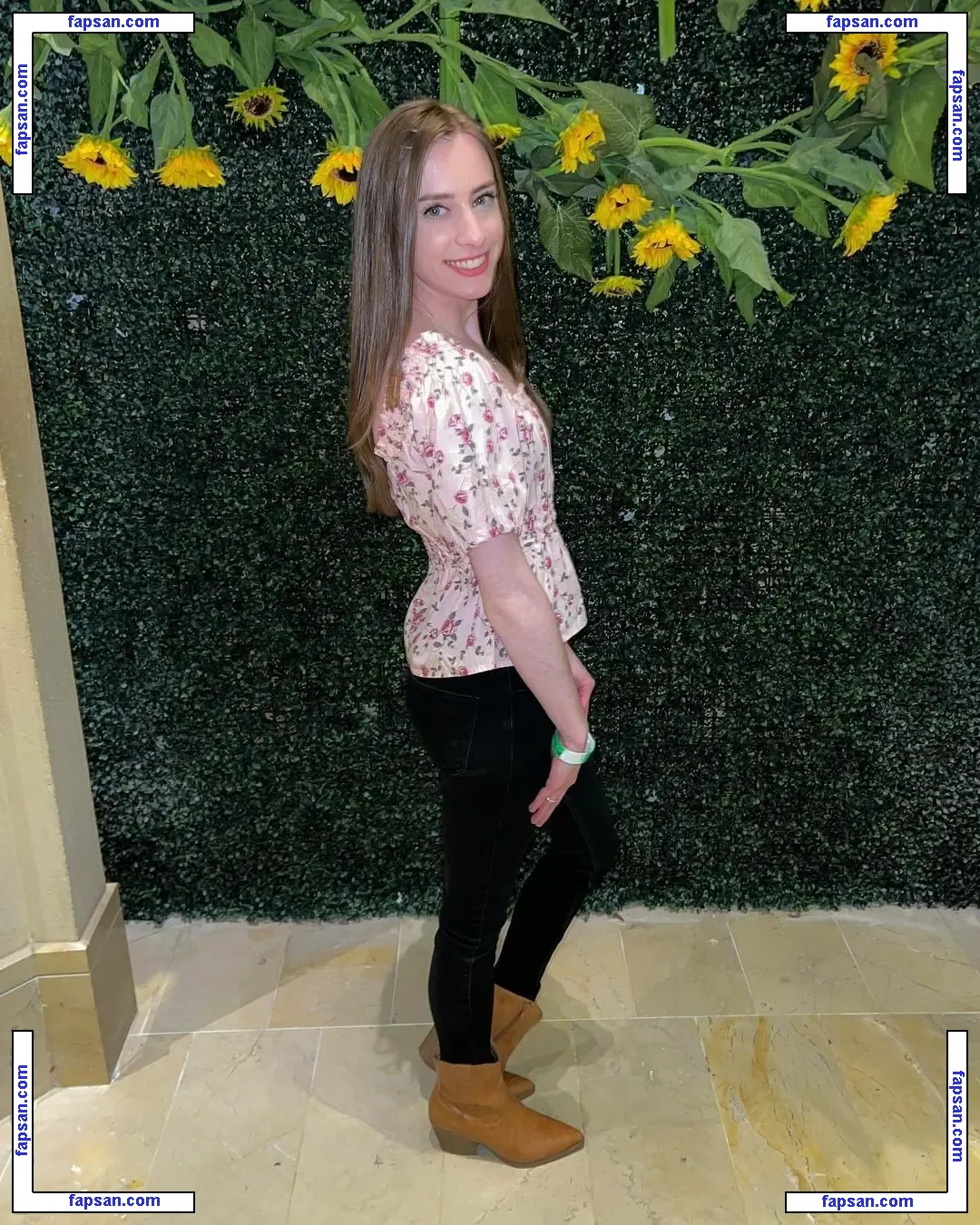 catevinelle голая фото #0002 с Онлифанс