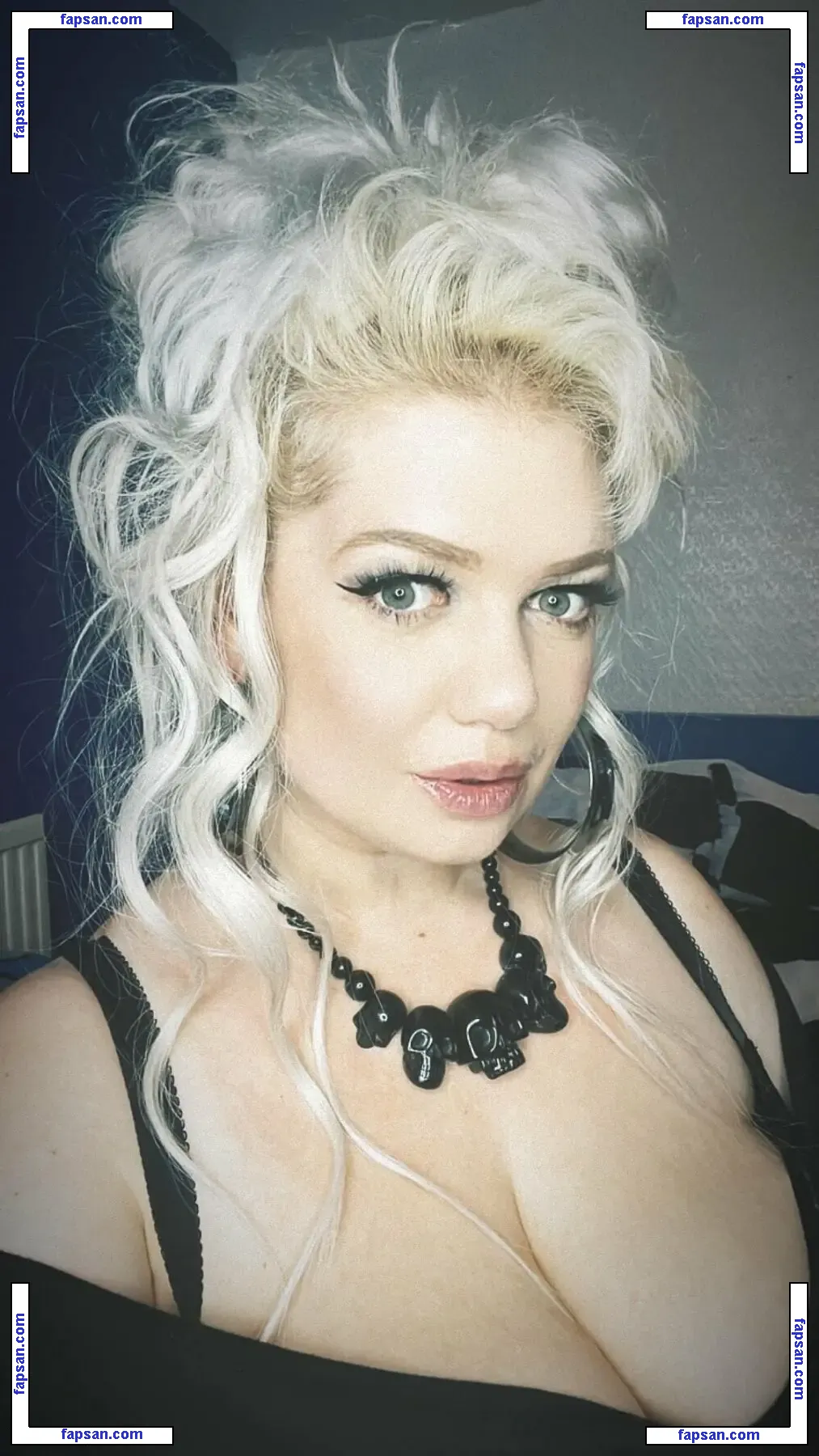 Catherine Sharples голая фото #0014 с Онлифанс