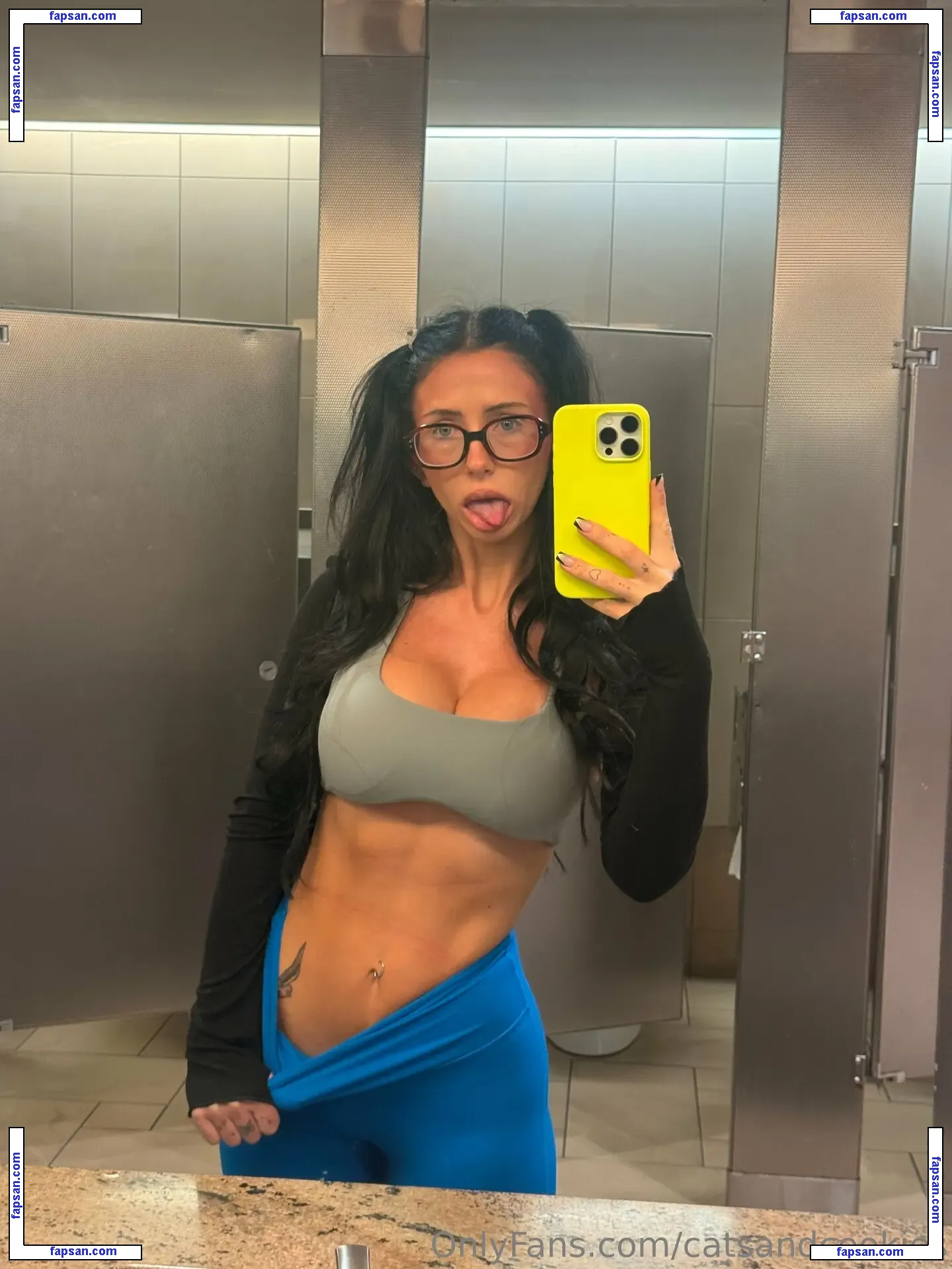 Catsandcookies nude photo #0034 from OnlyFans