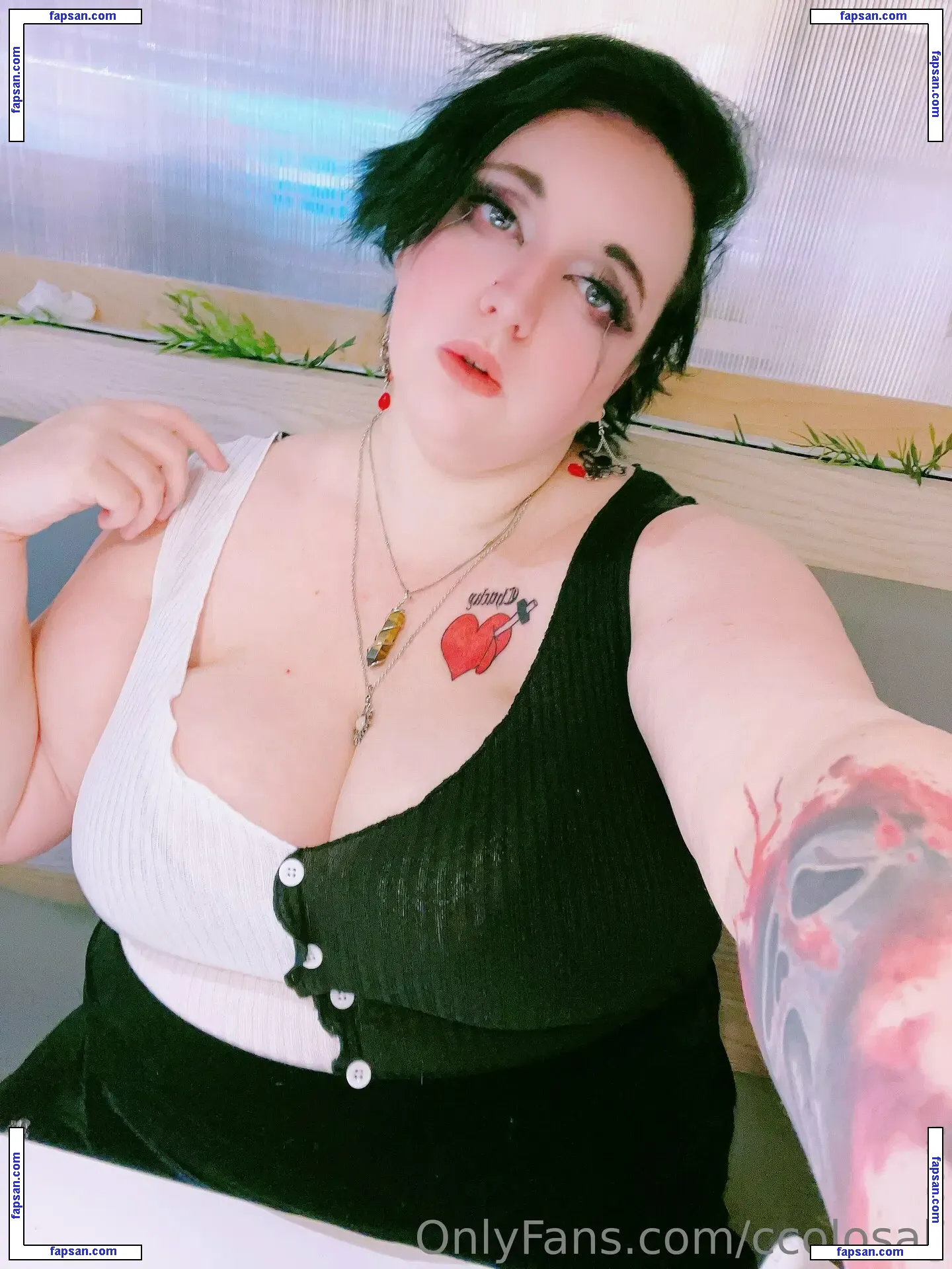 ccolosall nude photo #0034 from OnlyFans