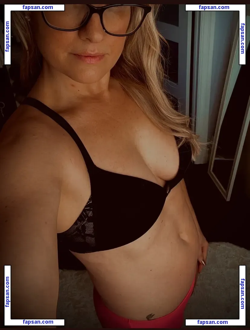 cdn_hotwife_foxygin nude photo #0001 from OnlyFans