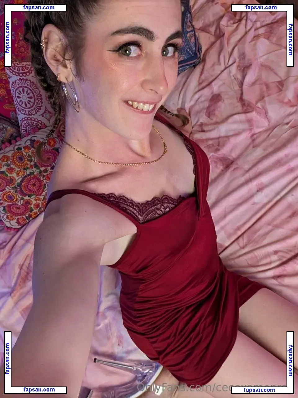 cecexomonroe nude photo #0003 from OnlyFans