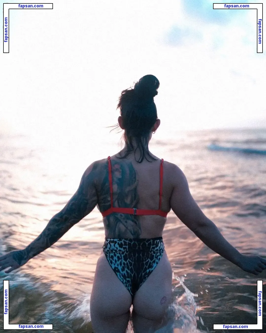 Celeste Bonin голая фото #0326 с Онлифанс