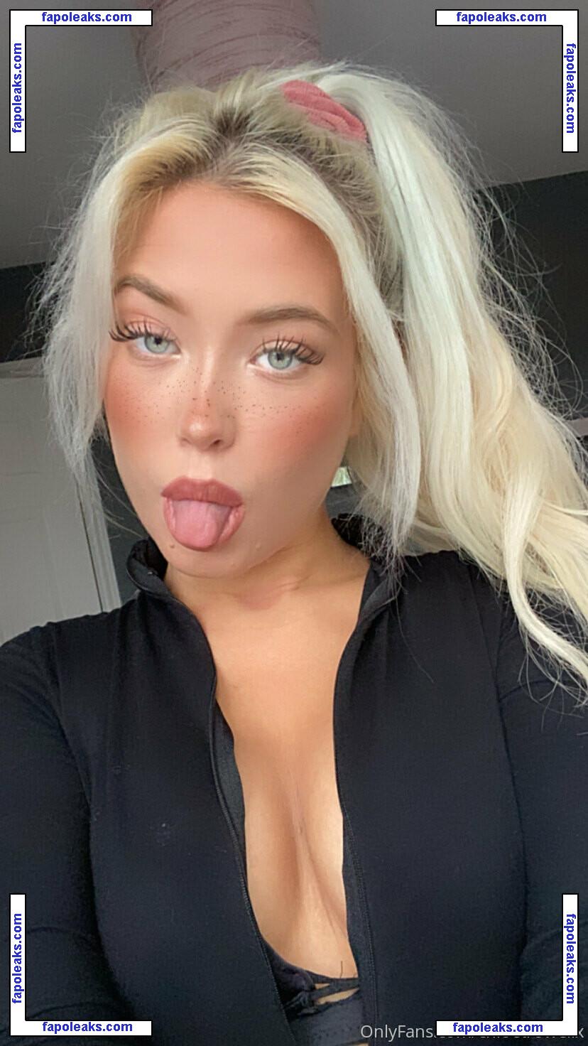 ch.x.oe1 / chlo12345 / chloetrowellx / urfaveblonde1 nude photo #0008 from OnlyFans