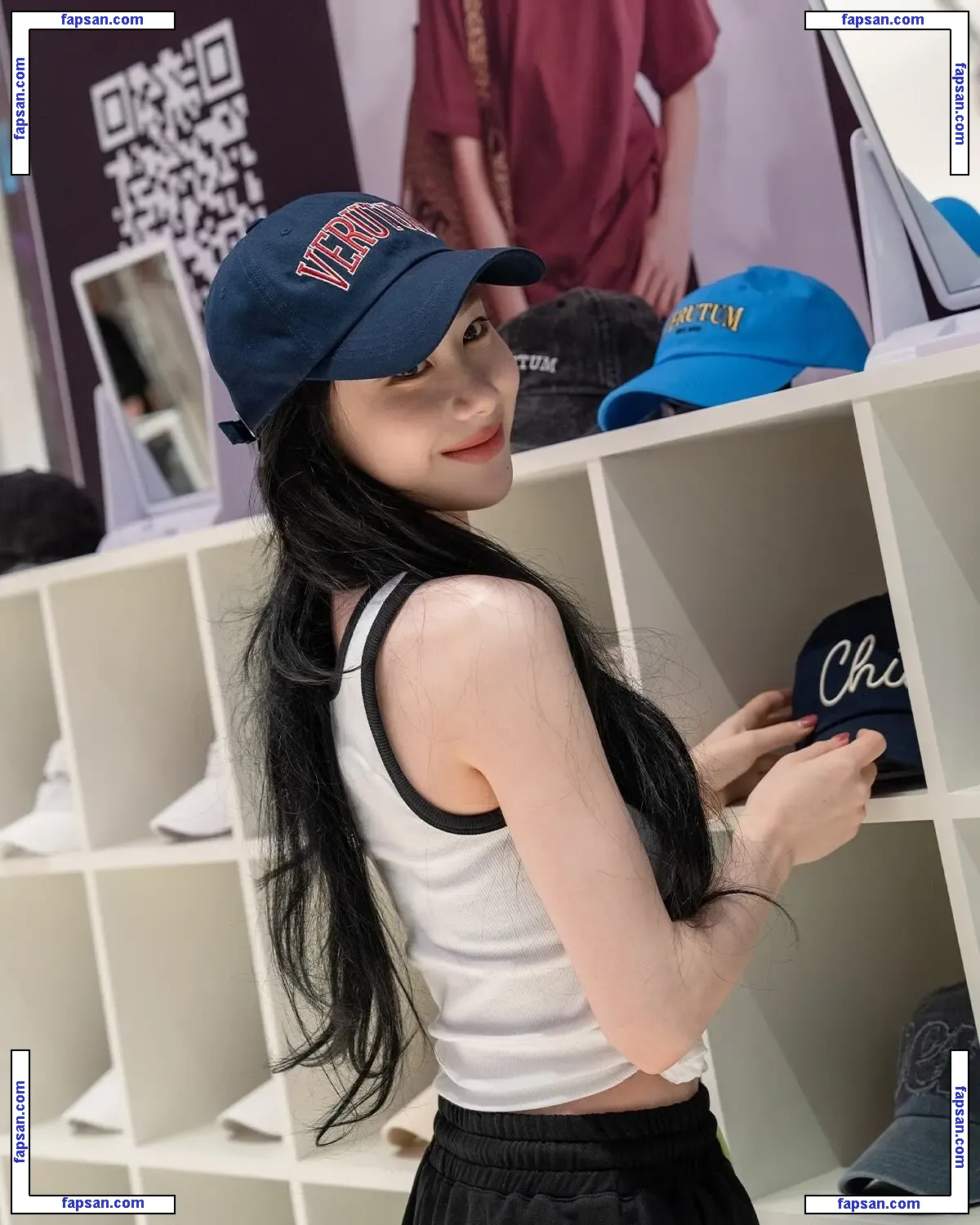 Chaeryeong nude photo #0021 from OnlyFans