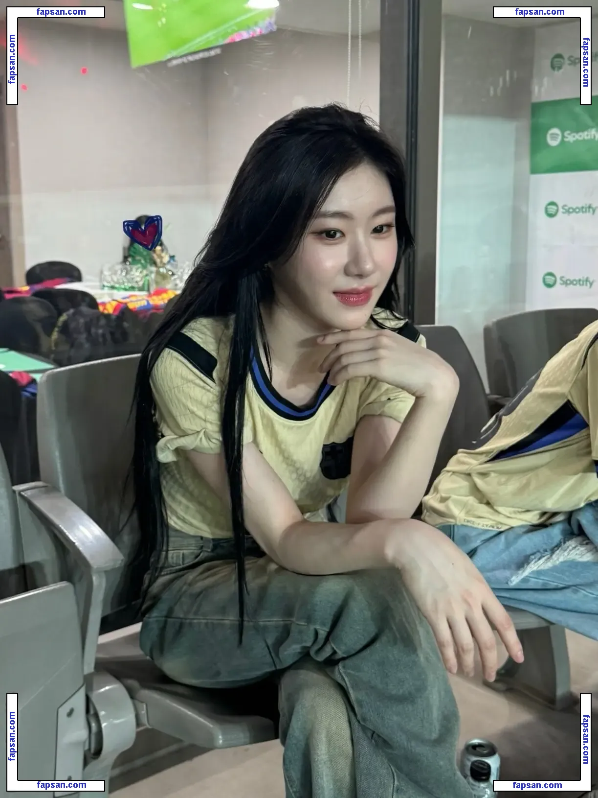 Chaeryeong nude photo #0025 from OnlyFans
