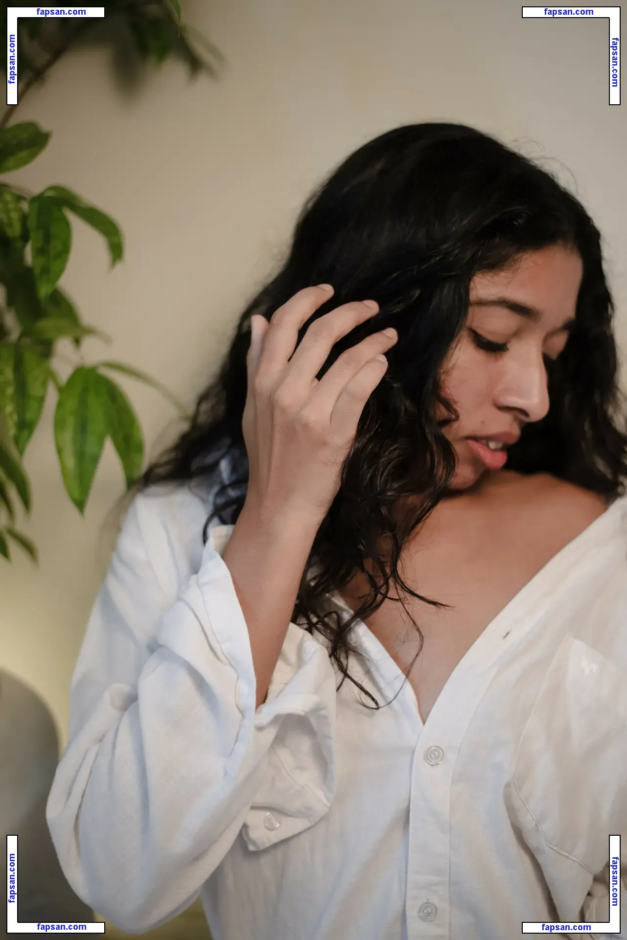 Chameelia nude photo #0001 from OnlyFans