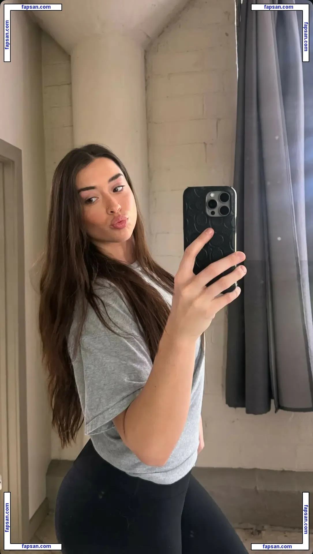 Chandler Olivia Hayden голая фото #0003 с Онлифанс