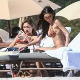 Chantel Jeffries голая #1990
