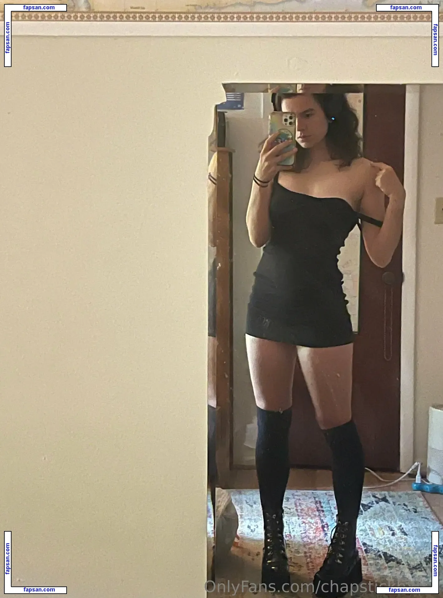 chapstickbxtch nude photo #0110 from OnlyFans