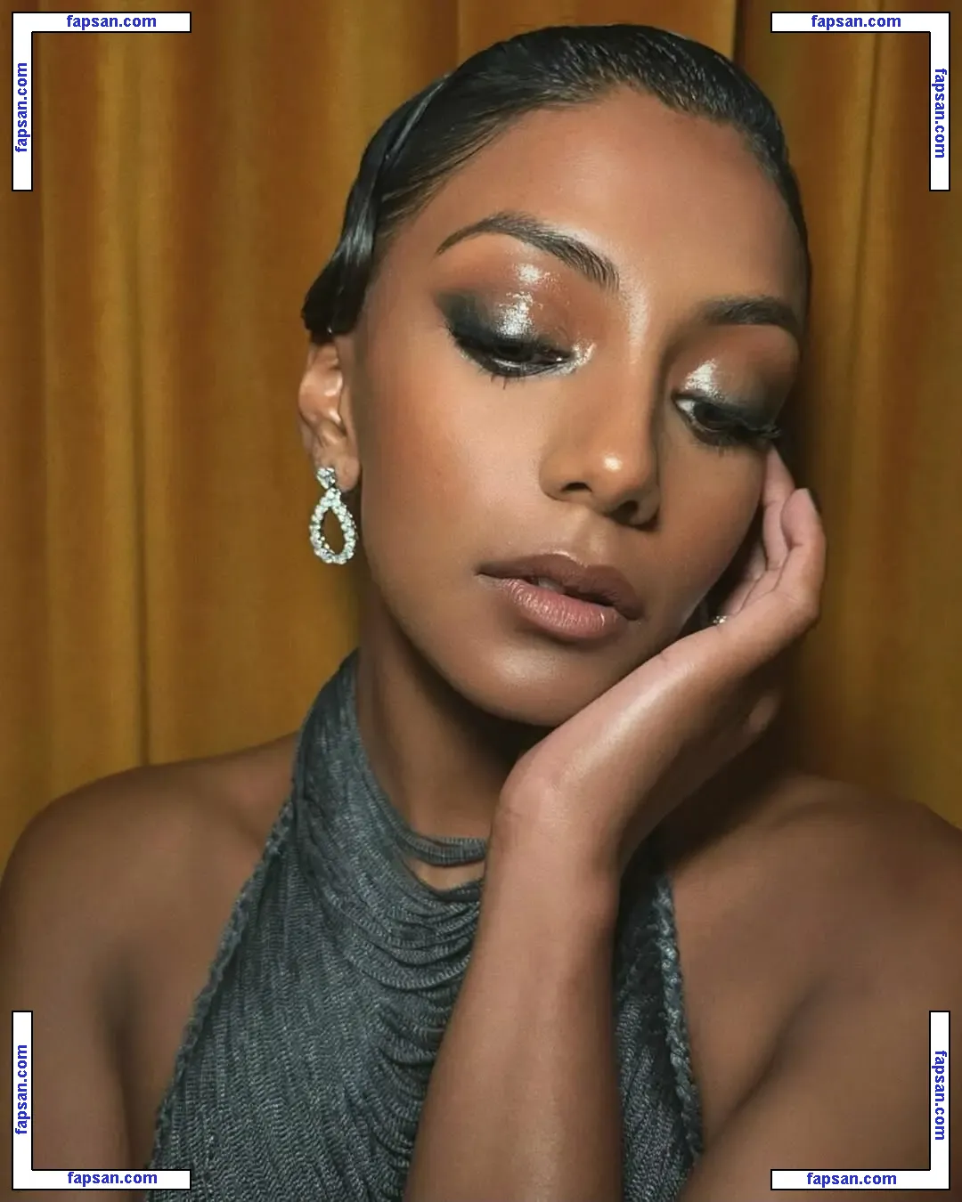 Charithra Chandran nude photo #0008 from OnlyFans