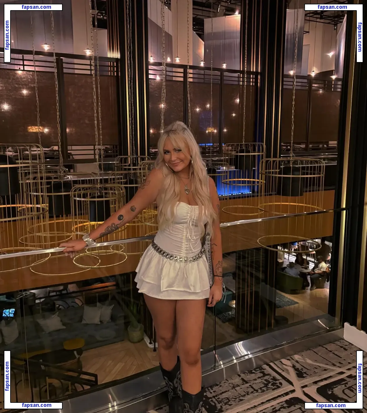 charley.hellis nude photo #0001 from OnlyFans