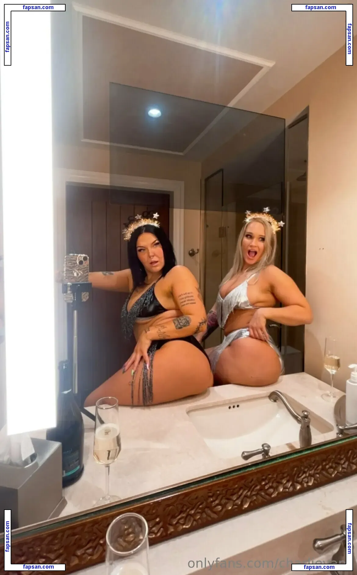 Charli Evans голая фото #0136 с Онлифанс