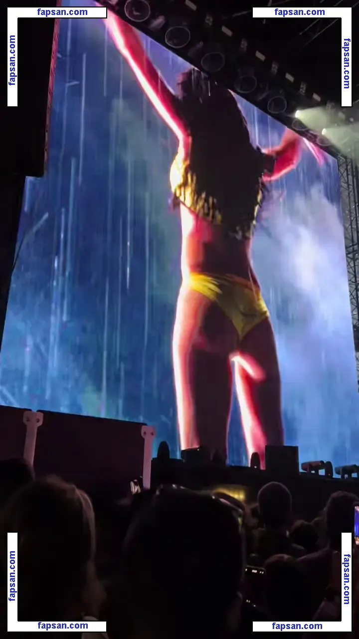 Charli XCX nude photo #3900 from OnlyFans