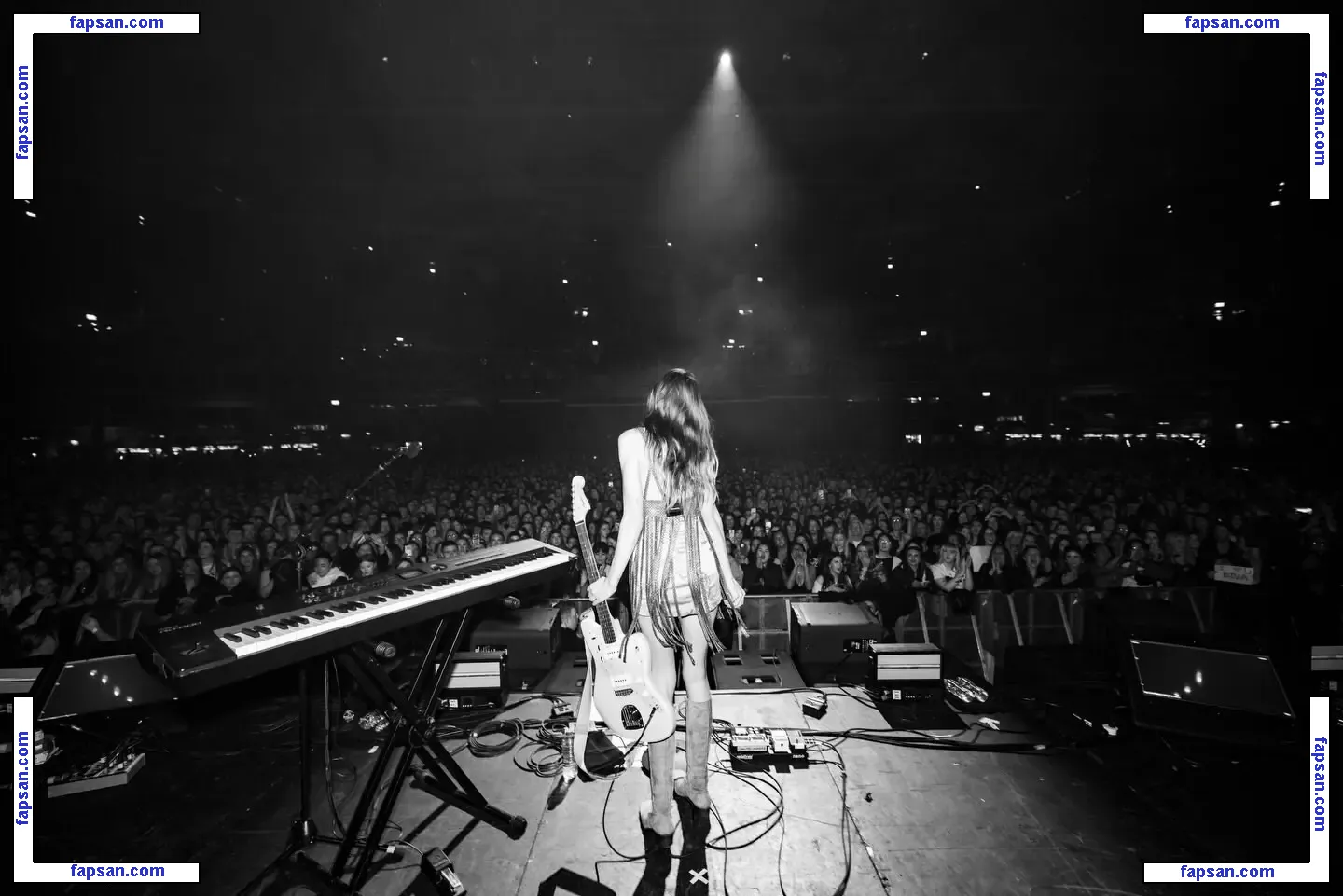 Charlotte Lawrence nude photo #1185 from OnlyFans