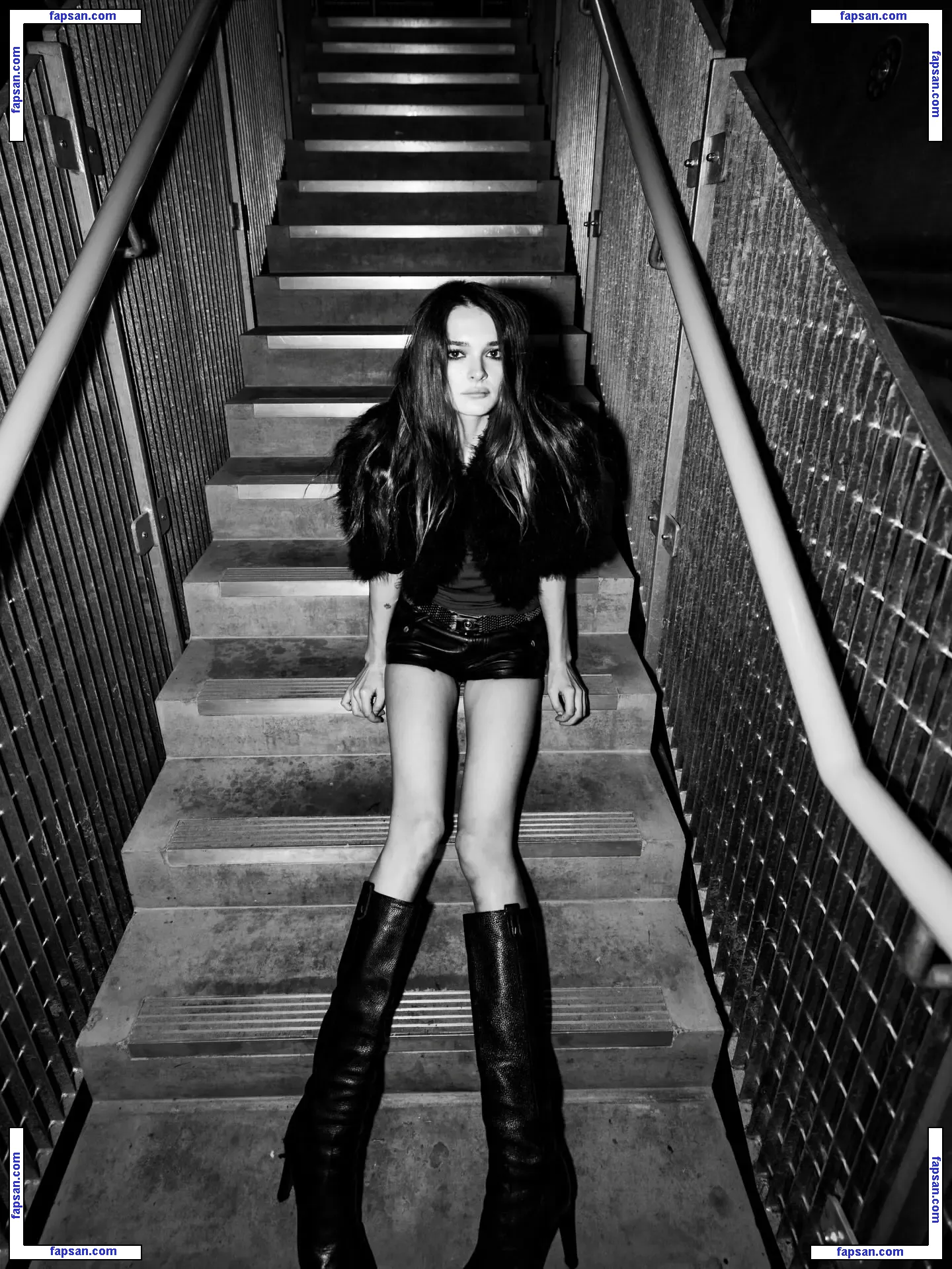 Charlotte Lawrence nude photo #1190 from OnlyFans