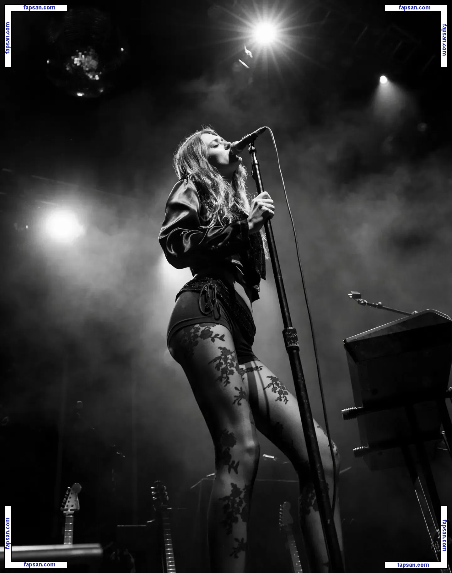 Charlotte Lawrence nude photo #1192 from OnlyFans