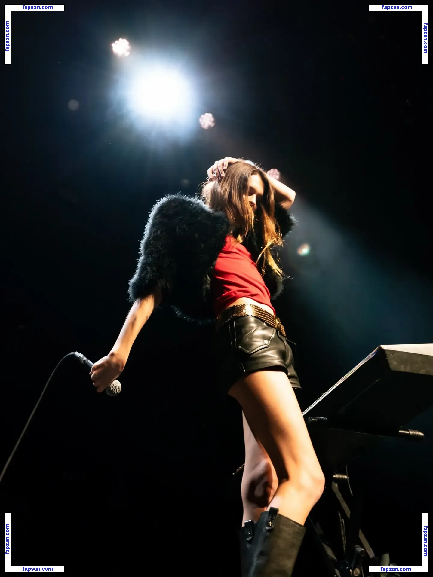 Charlotte Lawrence nude photo #1200 from OnlyFans