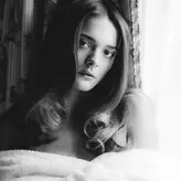 Charlotte Lawrence голая #1167