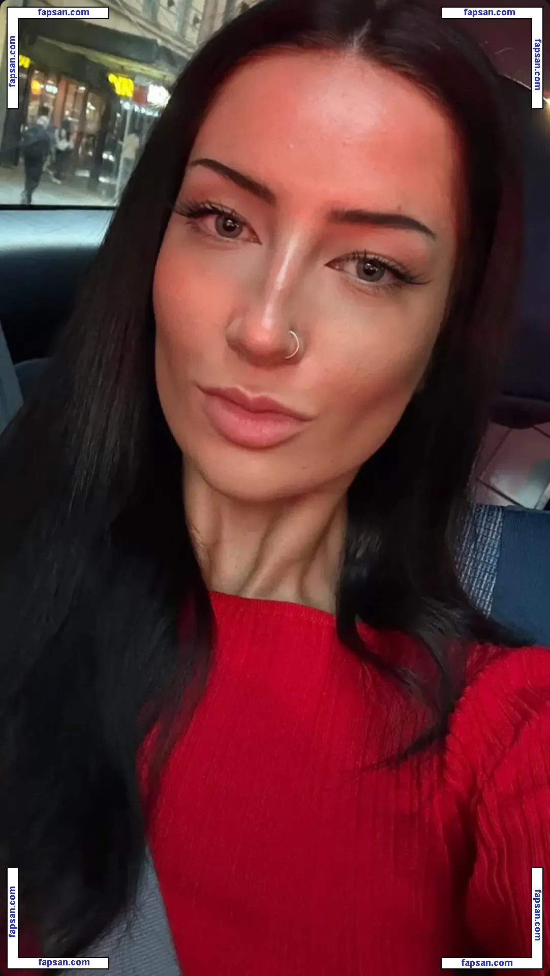 Charlotte Lion nude photo #0037 from OnlyFans