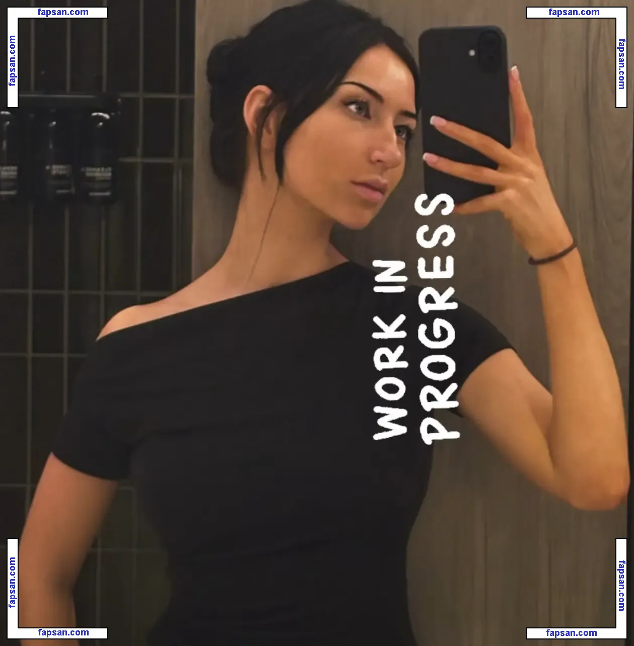 Charlotte Lion nude photo #0039 from OnlyFans