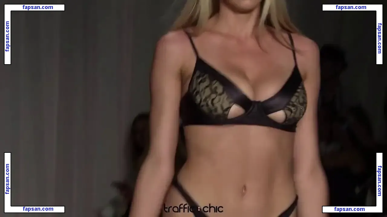 Charlotte McKinney nude photo #0965 from OnlyFans