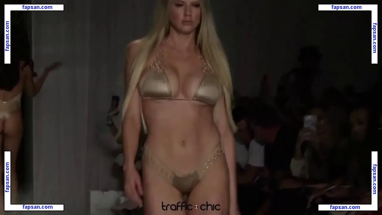 Charlotte McKinney nude photo #1014 from OnlyFans