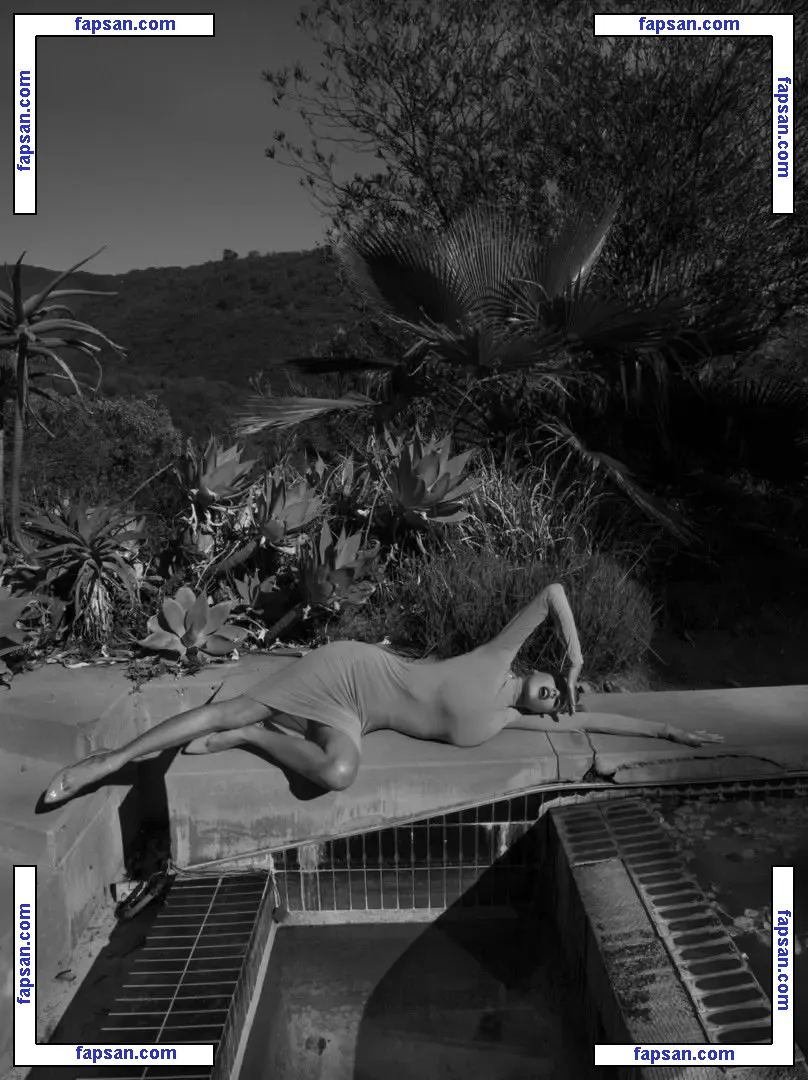 Charlotte McKinney nude photo #2188 from OnlyFans