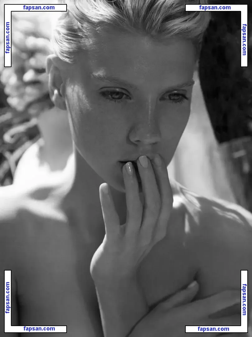Charlotte McKinney nude photo #2195 from OnlyFans