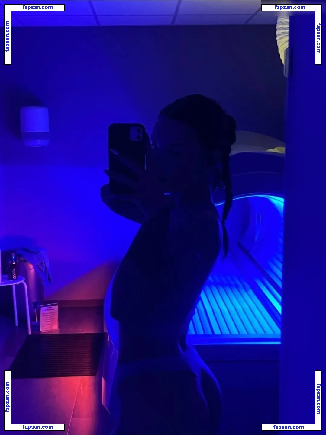 Charlotte_wkyns nude photo #0002 from OnlyFans