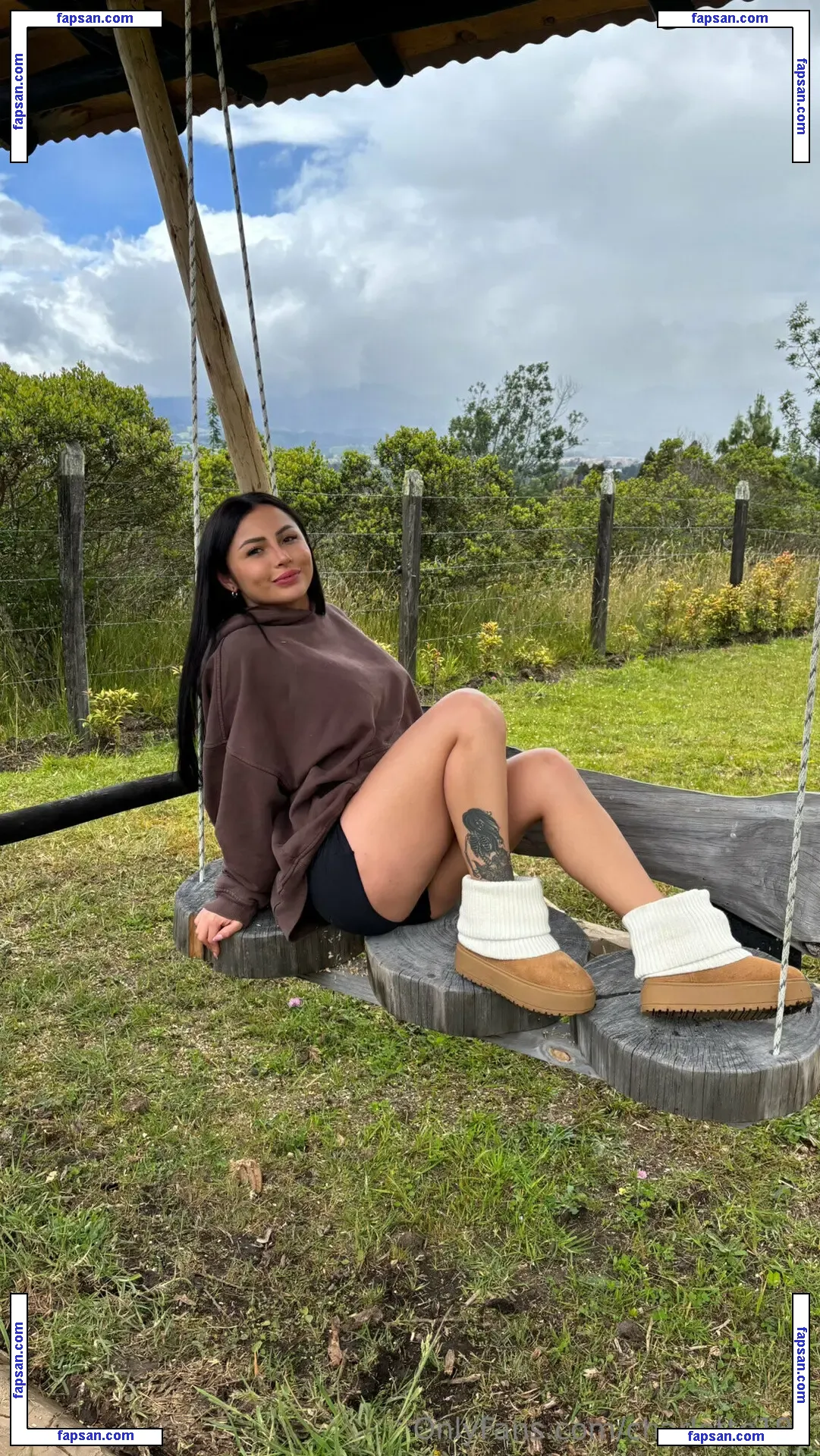 charlotte19y nude photo #0419 from OnlyFans