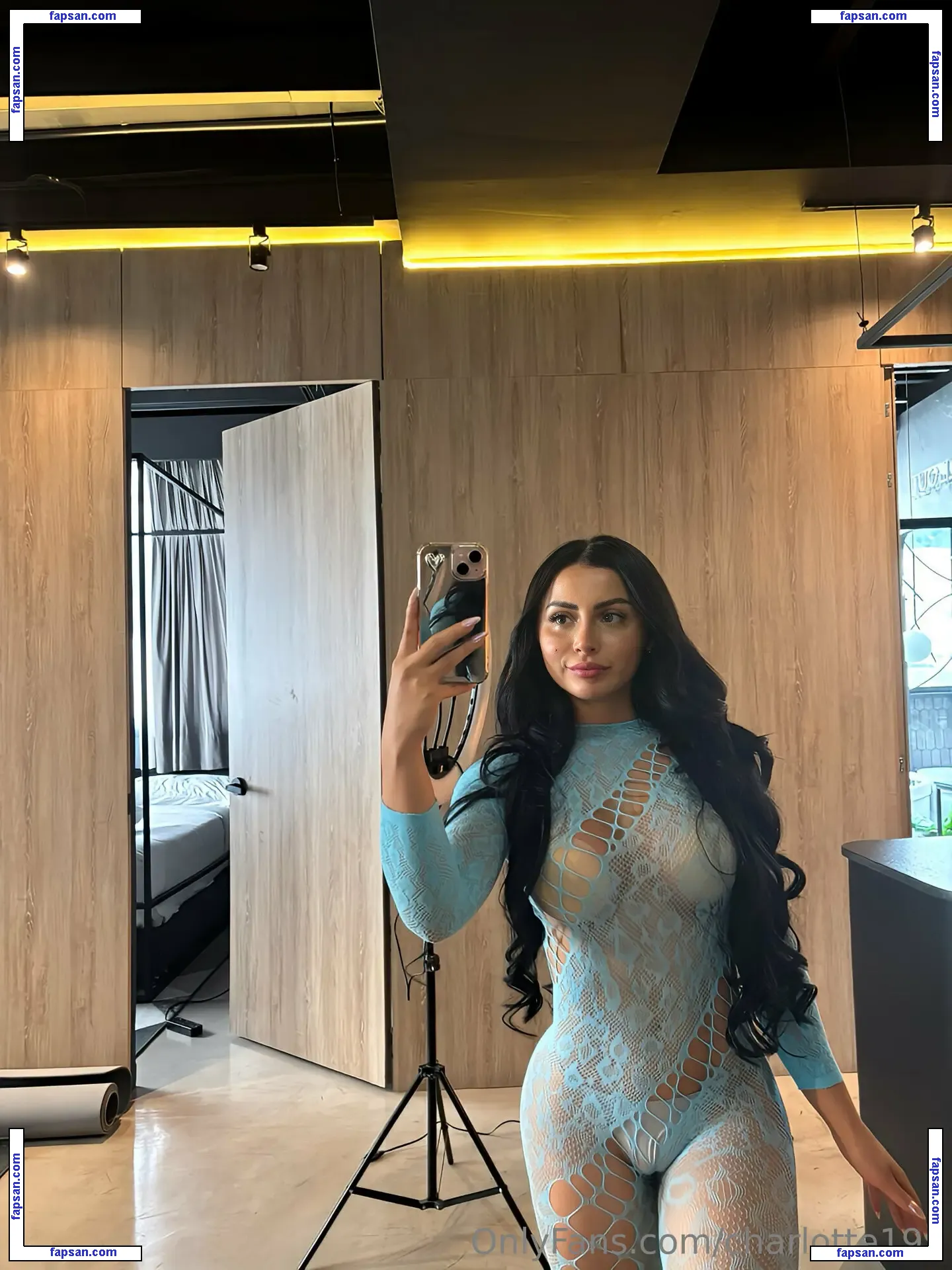 charlotte19y nude photo #0427 from OnlyFans