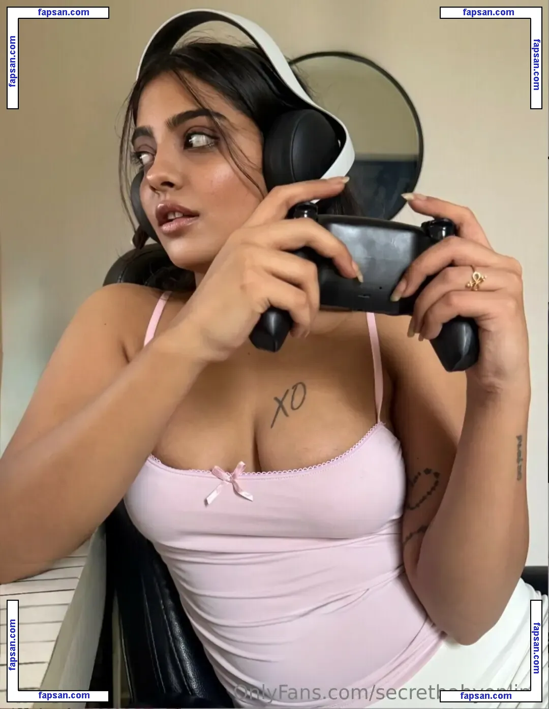 Charvi Bhatt голая фото #0078 с Онлифанс