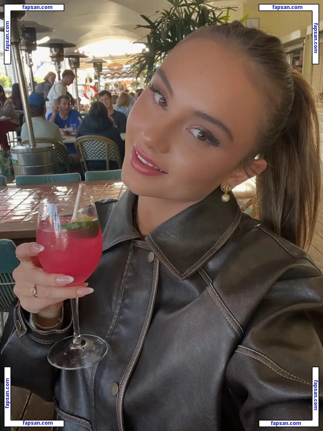 Chelsea Mayer / chelsea.m.2007 / chelsea.m.07 голая фото #0015 с Онлифанс