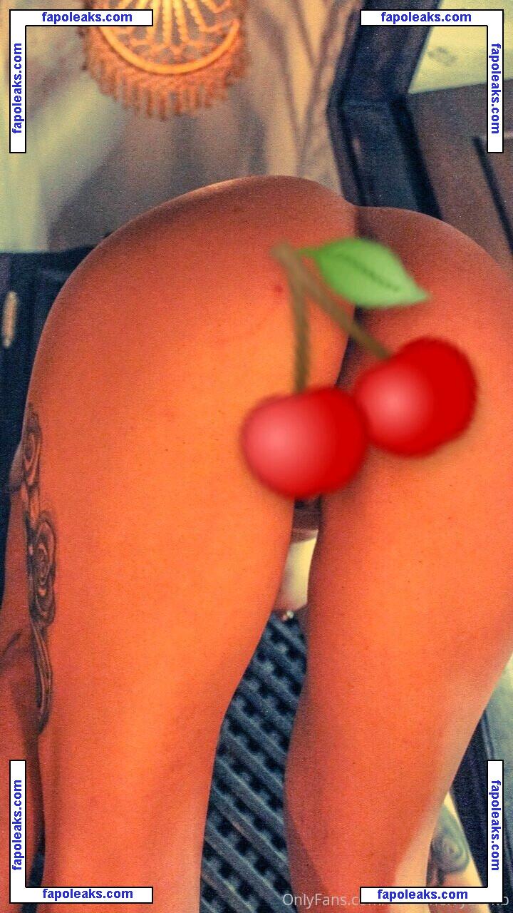 Cherry Bomb / cherrybombe / girlcherrybomb nude photo #0029 from OnlyFans