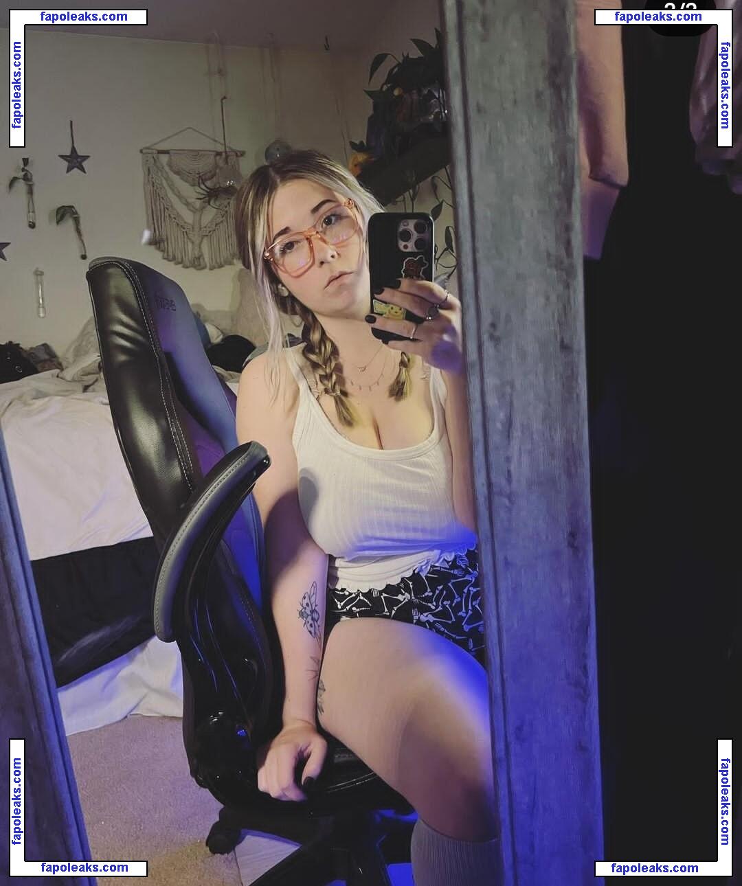 Cherrycgames / cherryygames / cookiebabigirl nude photo #0001 from OnlyFans