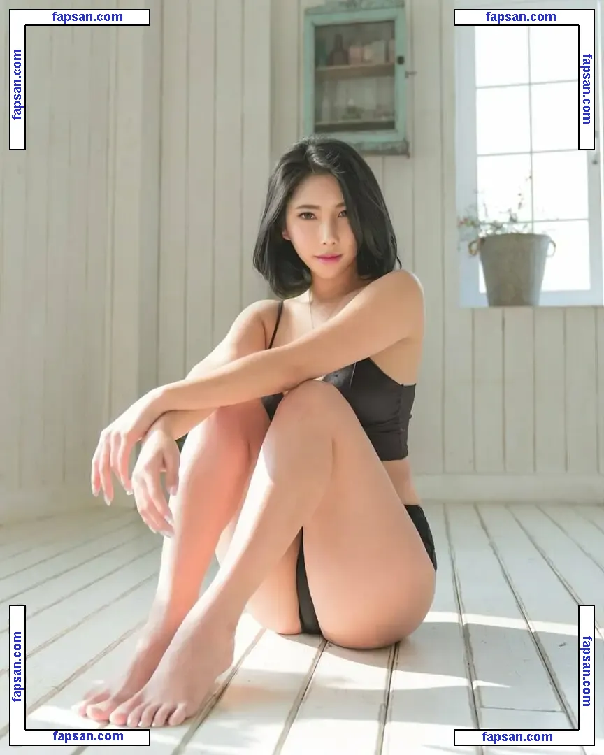 Cherrychayomi nude photo #0012 from OnlyFans