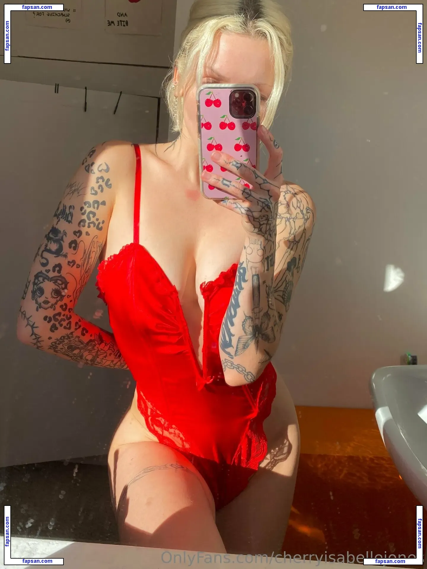 cherryisabellejones nude photo #0055 from OnlyFans