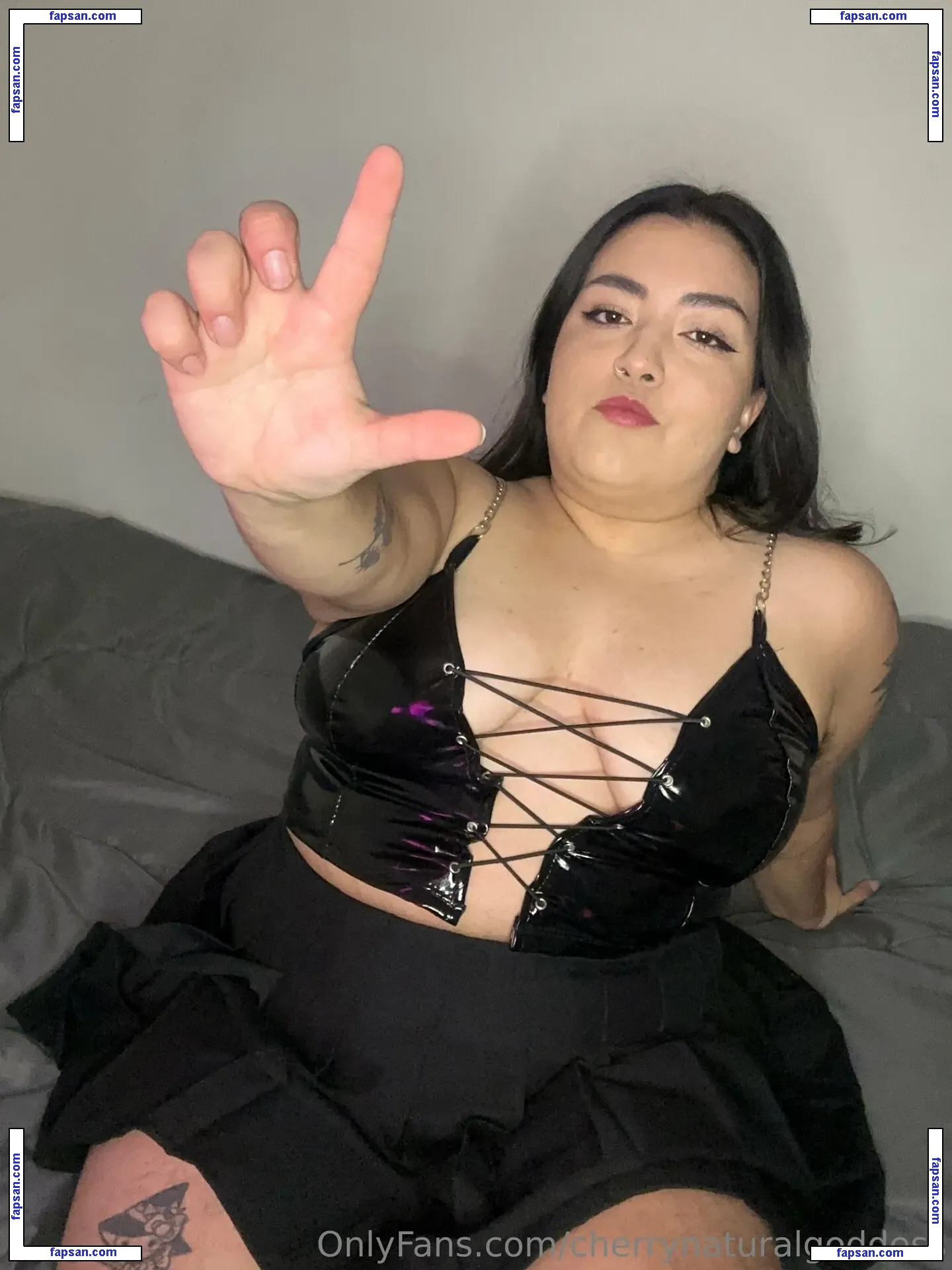 cherrynaturalgoddess nude photo #0007 from OnlyFans