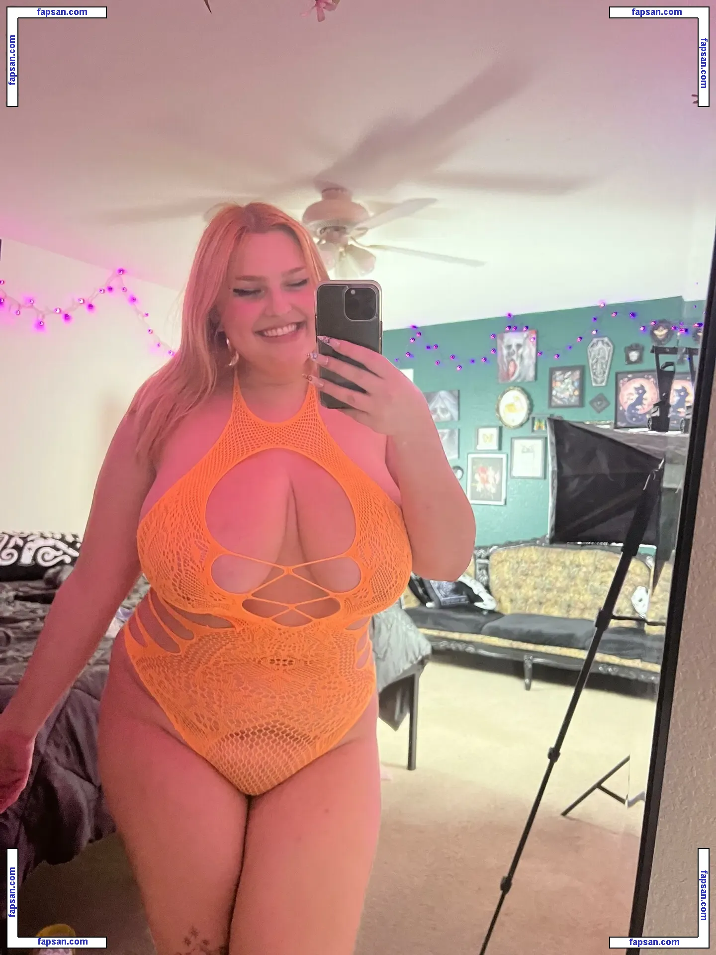 Cheyenne nude photo #0021 from OnlyFans