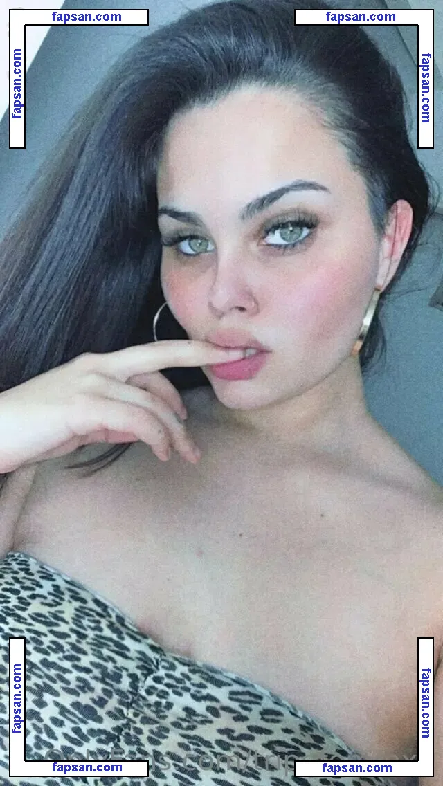 chiarisworldx nude photo #0004 from OnlyFans
