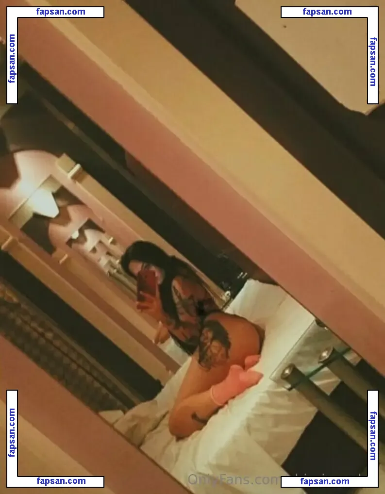 chiarisworldx nude photo #0015 from OnlyFans