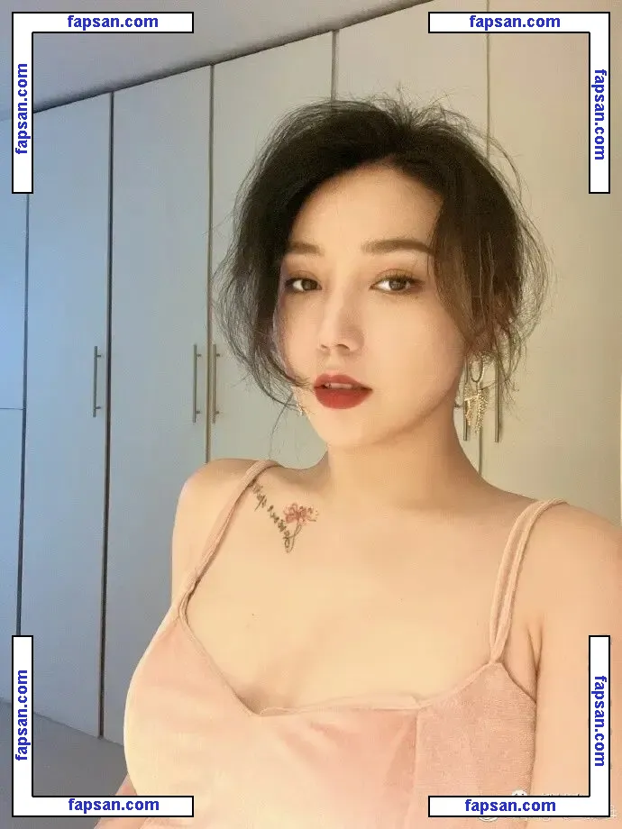 China Xiuren nude photo #0086 from OnlyFans