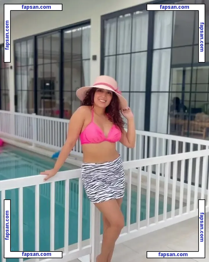 Chinki Minki голая фото #0008 с Онлифанс