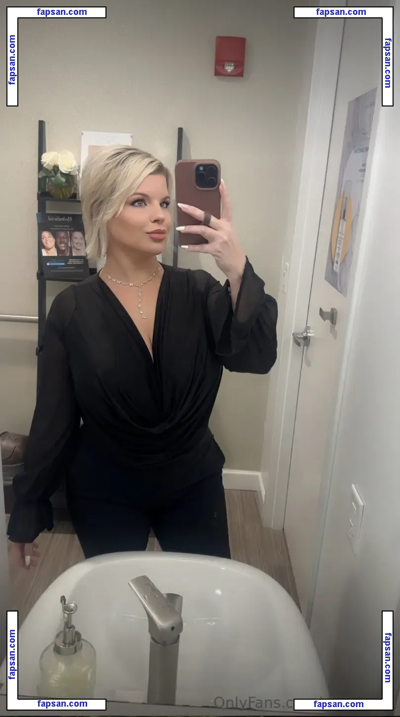 Chivelicious nude photo #0326 from OnlyFans