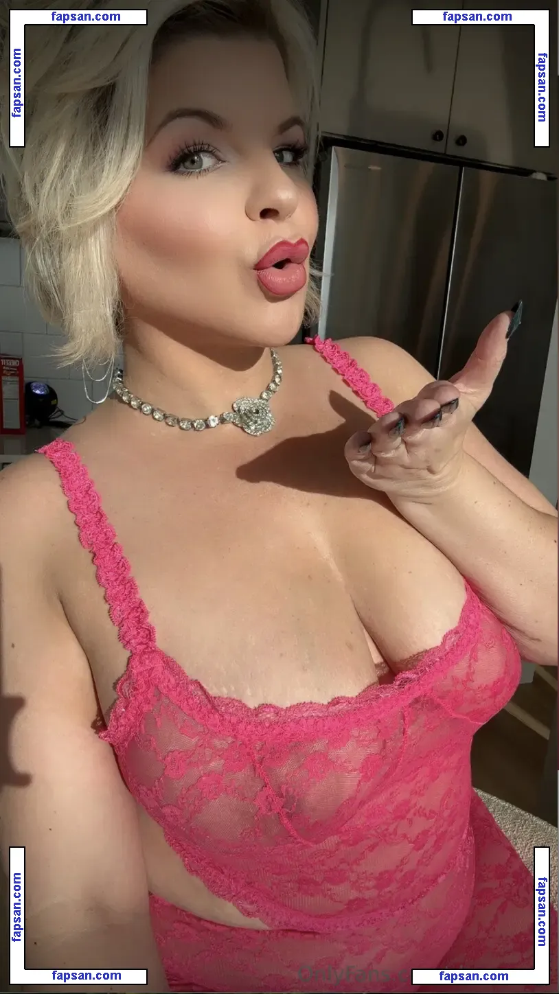 Chivelicious nude photo #0331 from OnlyFans