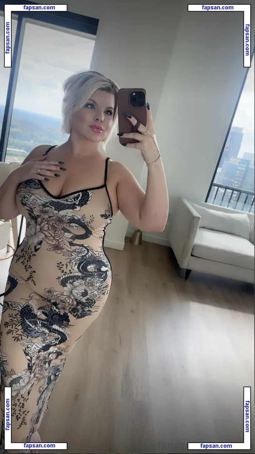 Chivelicious nude photo #0334 from OnlyFans