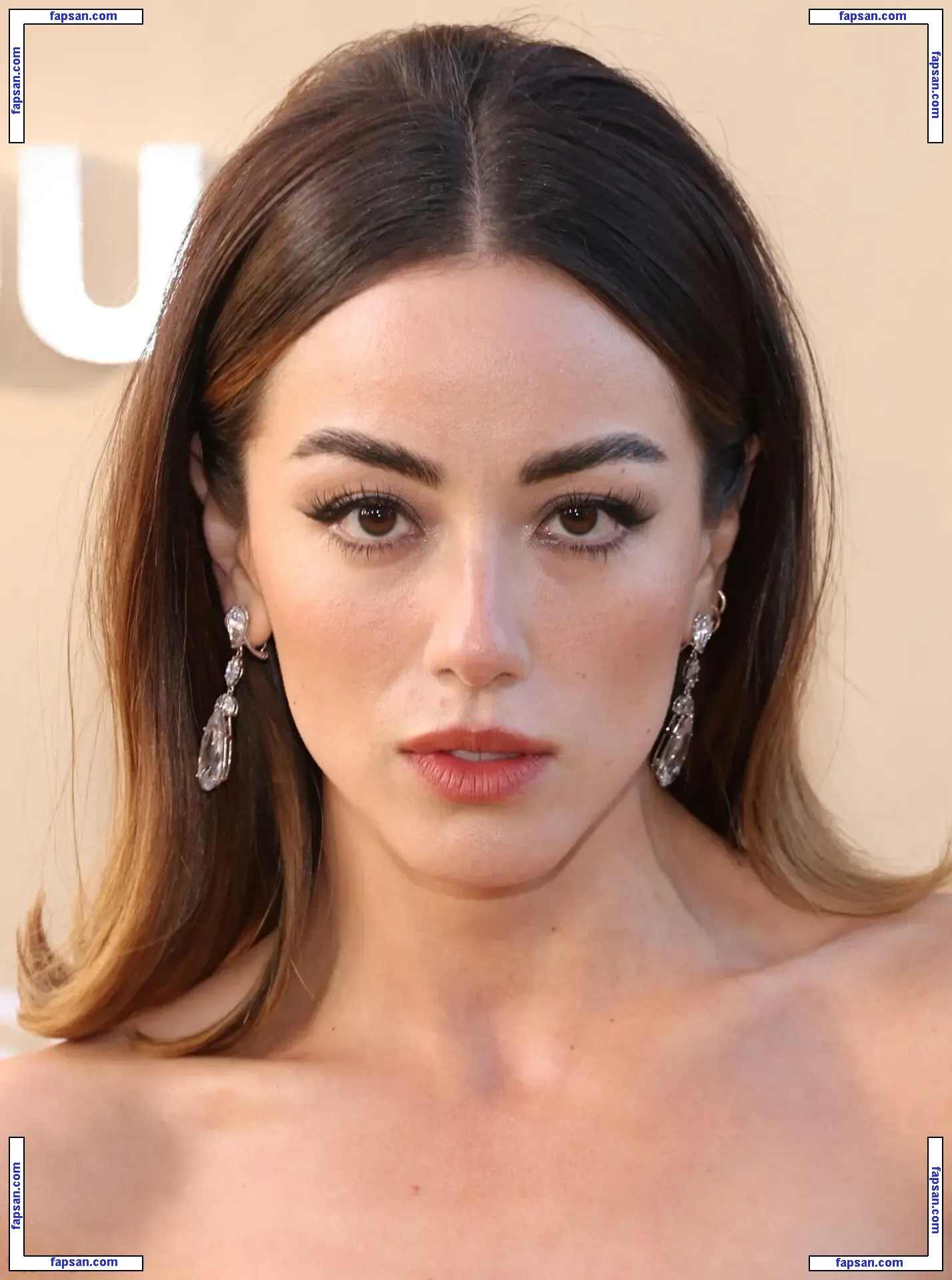 Chloe Bennet голая фото #0251 с Онлифанс