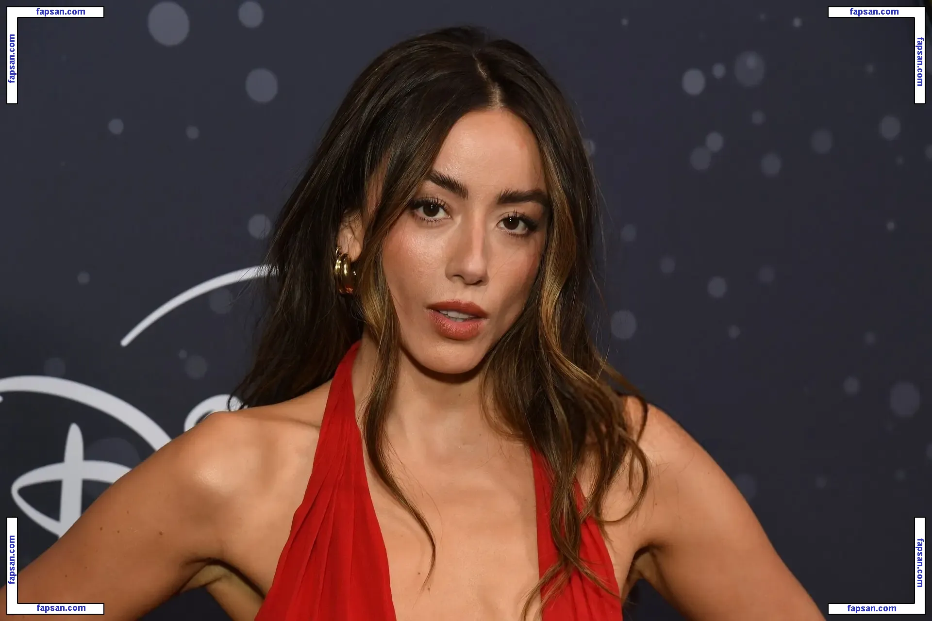 Chloe Bennet голая фото #0409 с Онлифанс